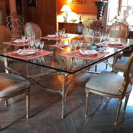לינה וארוחת בוקר Chateau De Bessonnies