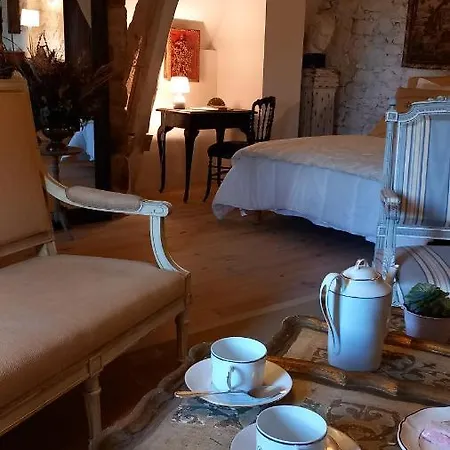 Chateau De לינה וארוחת בוקר 3*