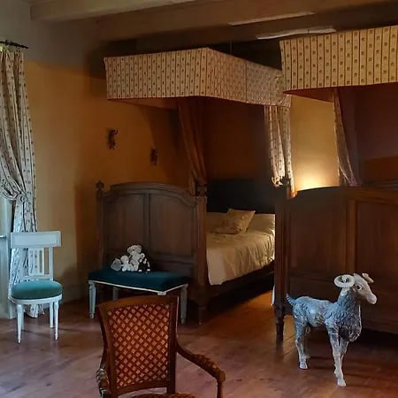 Chateau De לינה וארוחת בוקר