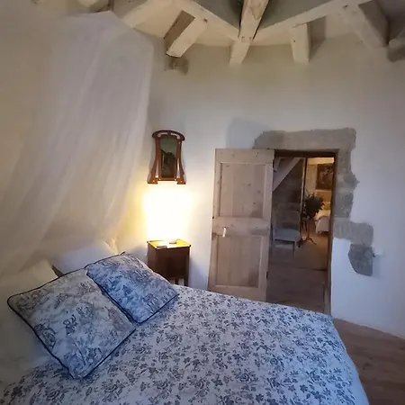 Chateau De לינה וארוחת בוקר 3*