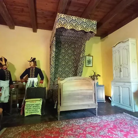 Chateau De Bed & Breakfast Bessonnies